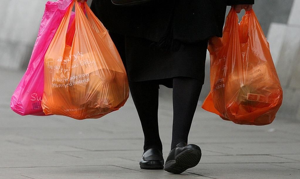 Киевлянам будут платить за использованные полиэтиленовые пакеты Киевлянам будут платить за использованные полиэтиленовые пакеты