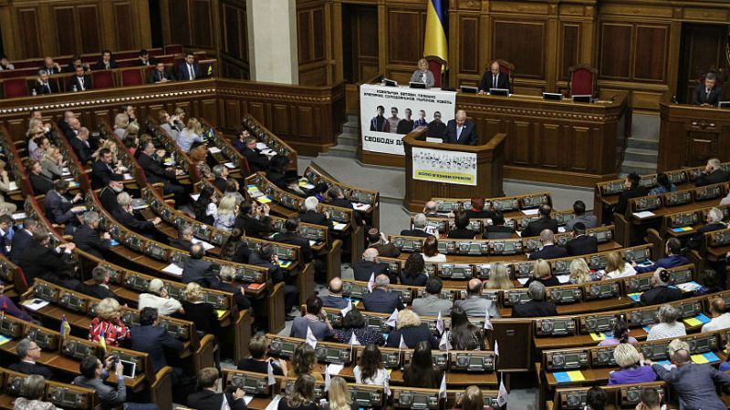 Рада відмовилась підвищувати зарплати депутатам Рада відмовилась підвищувати зарплати депутатам