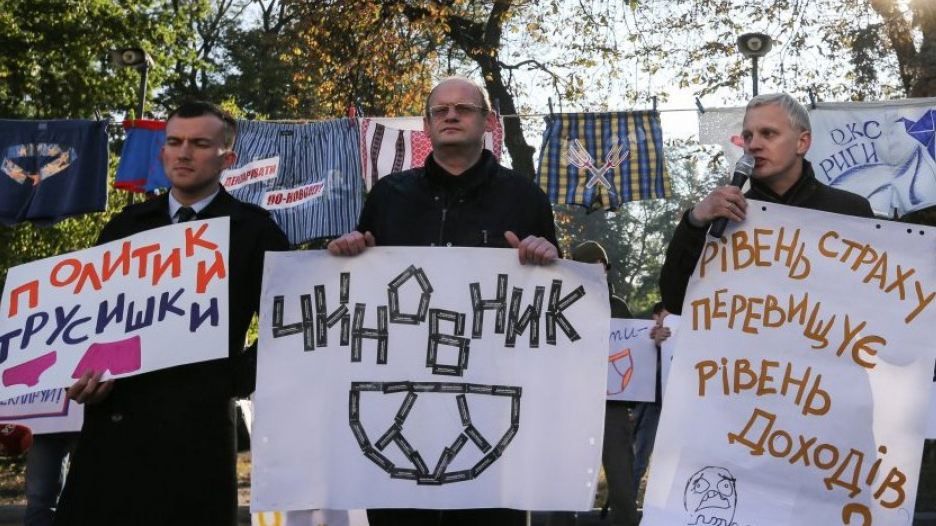 Журналист объяснила, зачем политикам иконы и храмы Журналист объяснила, зачем политикам иконы и храмы