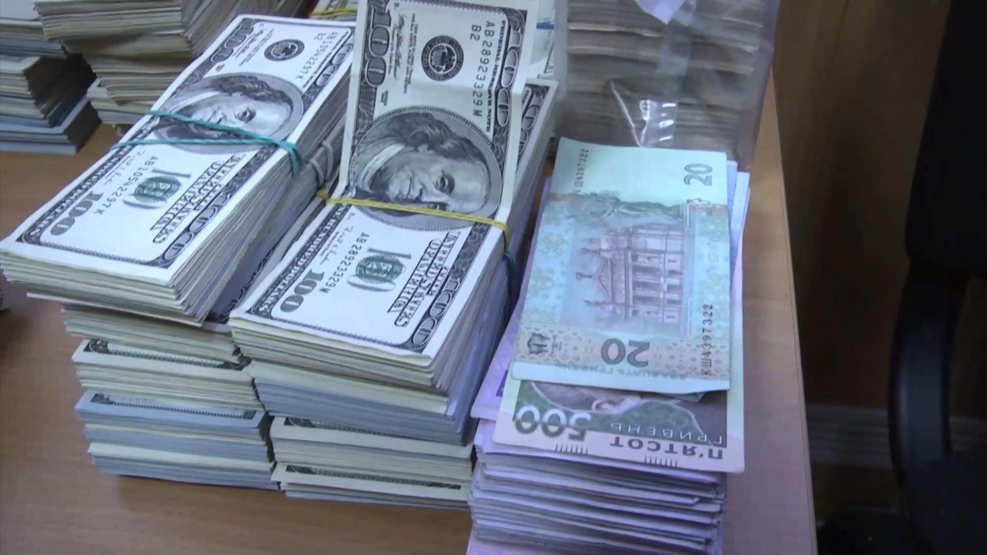 Про що свідчать мільярди готівки в українських можновладців Про що свідчать мільярди готівки в українських можновладців