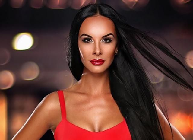 Привлекательная полицейская из Киева похвасталась шикарной жизнью Привлекательная полицейская из Киева похвасталась шикарной жизнью