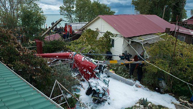 В Росії вертоліт впав на будинок, є загиблий