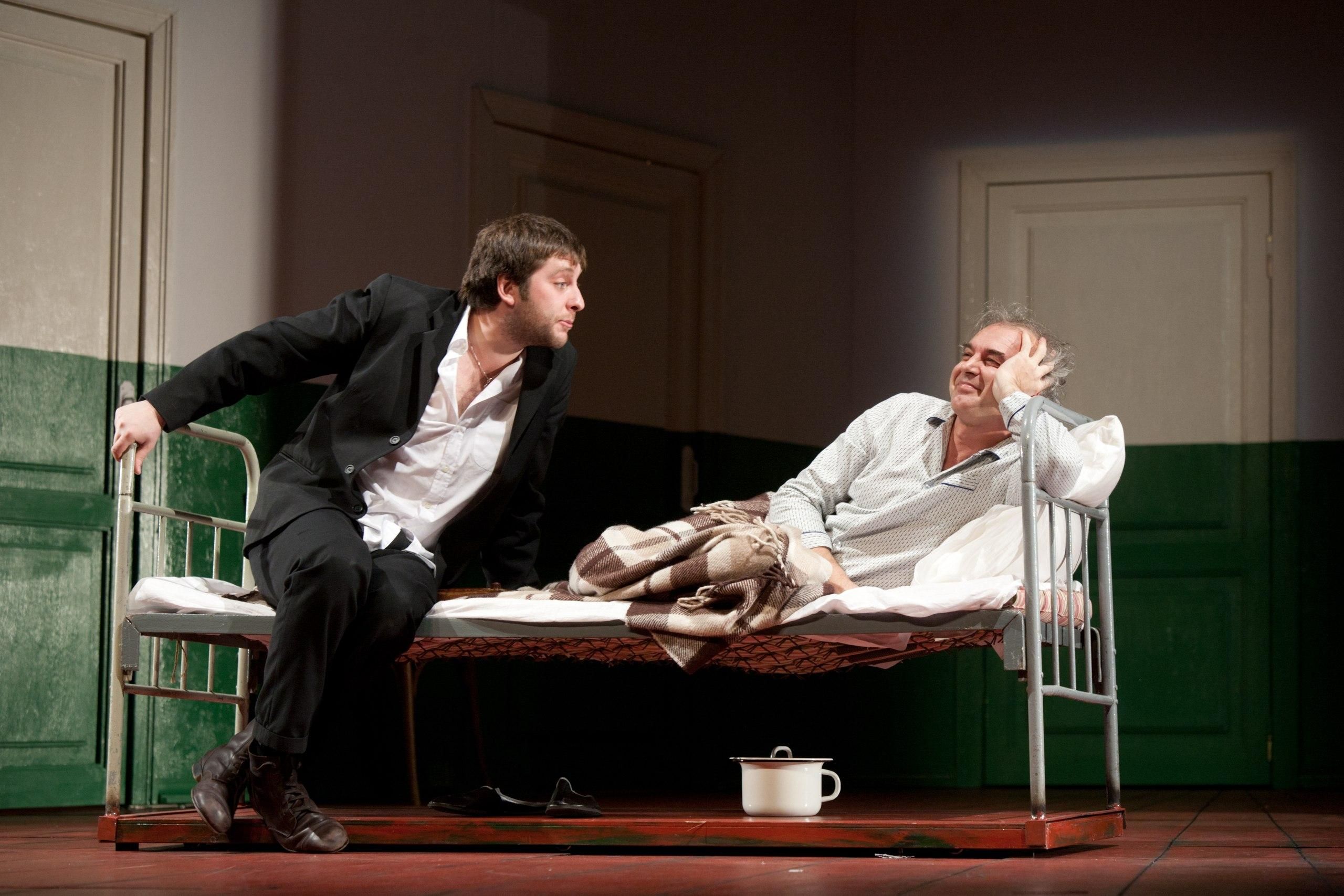 Европейская трагикомедия: главные герои – переговорщики, партизаны, диктаторы и призрак Европейская трагикомедия: главные герои – переговорщики, партизаны, диктаторы и призрак