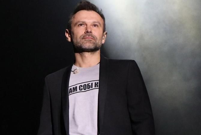 Вакарчук дотепно висміяв незвичайні доходи політиків Вакарчук дотепно висміяв незвичайні доходи політиків