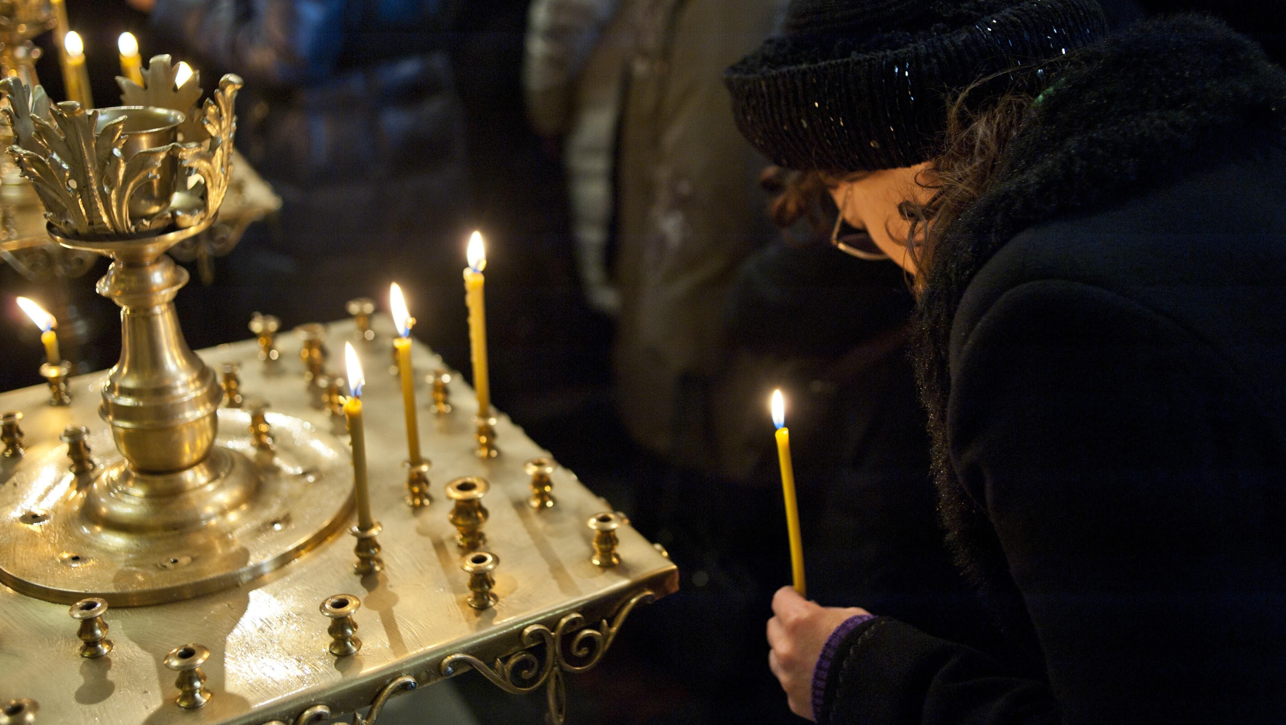 Нардепы не разрешили священникам служить в больницах Нардепы не разрешили священникам служить в больницах