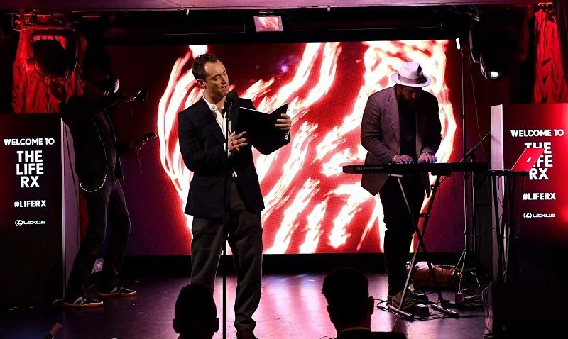 Компания LEXUS и Джуд Лоу представили импровизированную театральную постановку в Лондоне