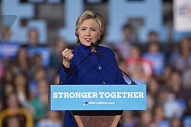 Клинтон будет действовать жестко с Россией, если станет президентом США, – экс-посол