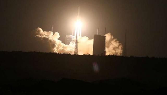 Найпотужнішу ракету-носій запустили у Китаї