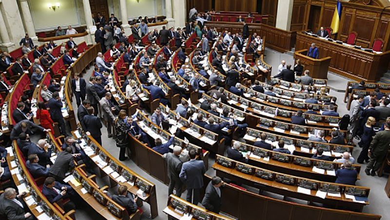 ВР приняла закон о реструктуризации долгов за воду, газ, электроэнергию предприятий ЖКХ