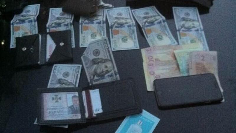 "На гарячому" співробітника СБУ зловила військова прокуратура "На гарячому" співробітника СБУ зловила військова прокуратура