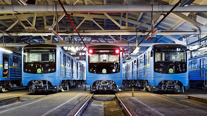 На трьох станціях київського метро можна буде розрахуватися банківською карткою На трьох станціях київського метро можна буде розрахуватися банківською карткою
