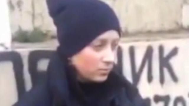 ЗМІ назвали діагноз поліцейської, з якої познущалися молодики ЗМІ назвали діагноз поліцейської, з якої познущалися молодики