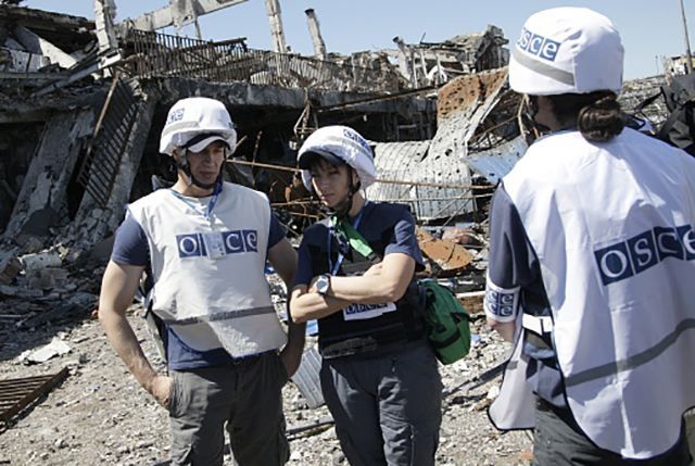 ОБСЄ нарахувала десятки машин, які вивозили загиблих на Донбасі росіян ОБСЄ нарахувала десятки машин, які вивозили загиблих на Донбасі росіян