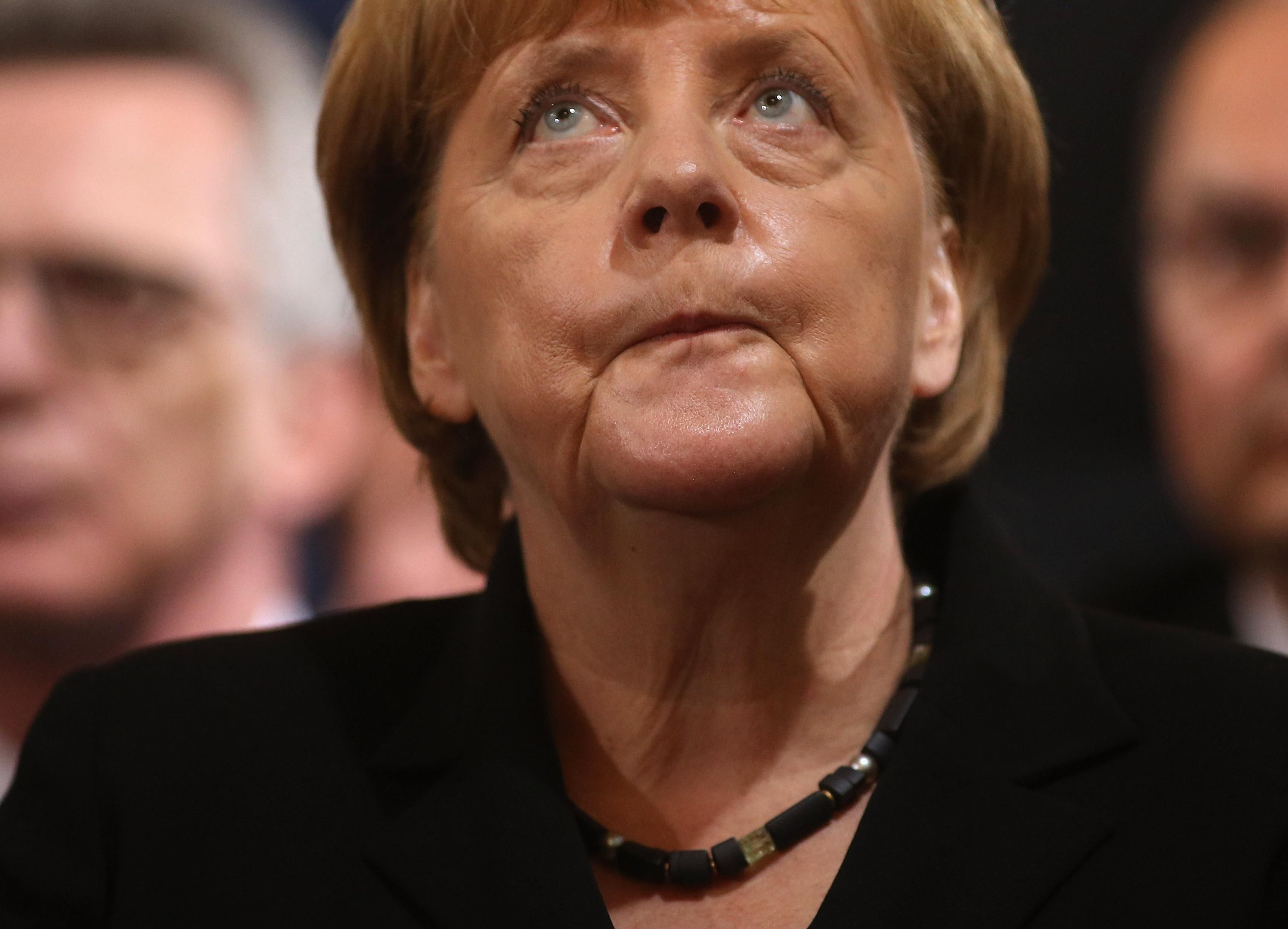 Хиллари Клинтон обвинили в государственной измене Хиллари Клинтон обвинили в государственной измене