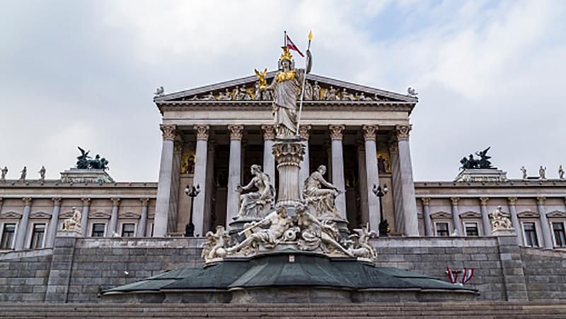 Парламент палав у Австрії Парламент палав у Австрії