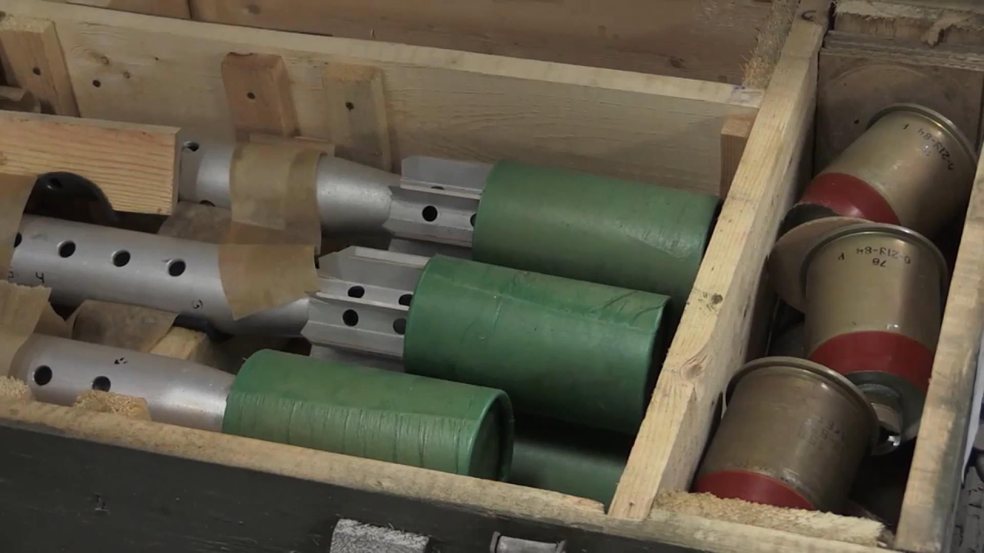 Ракети для "Граду", авіабомби, снаряди: Нацполіція викрила бункер повний зброї