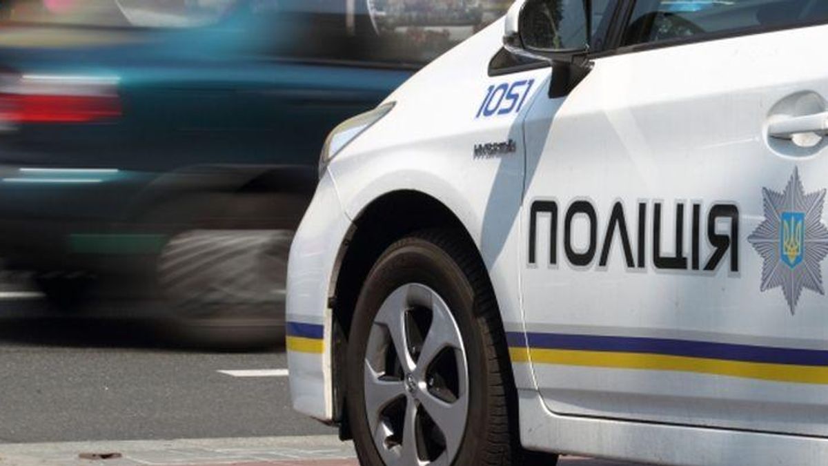 Патрульні наїхали на мопедиста в Одесі: чоловіка госпіталізовано 