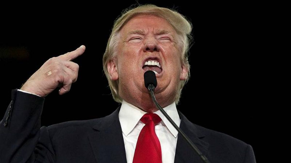 Охрана вывела Трампа со сцены во время выступления из-за угрозы убийства