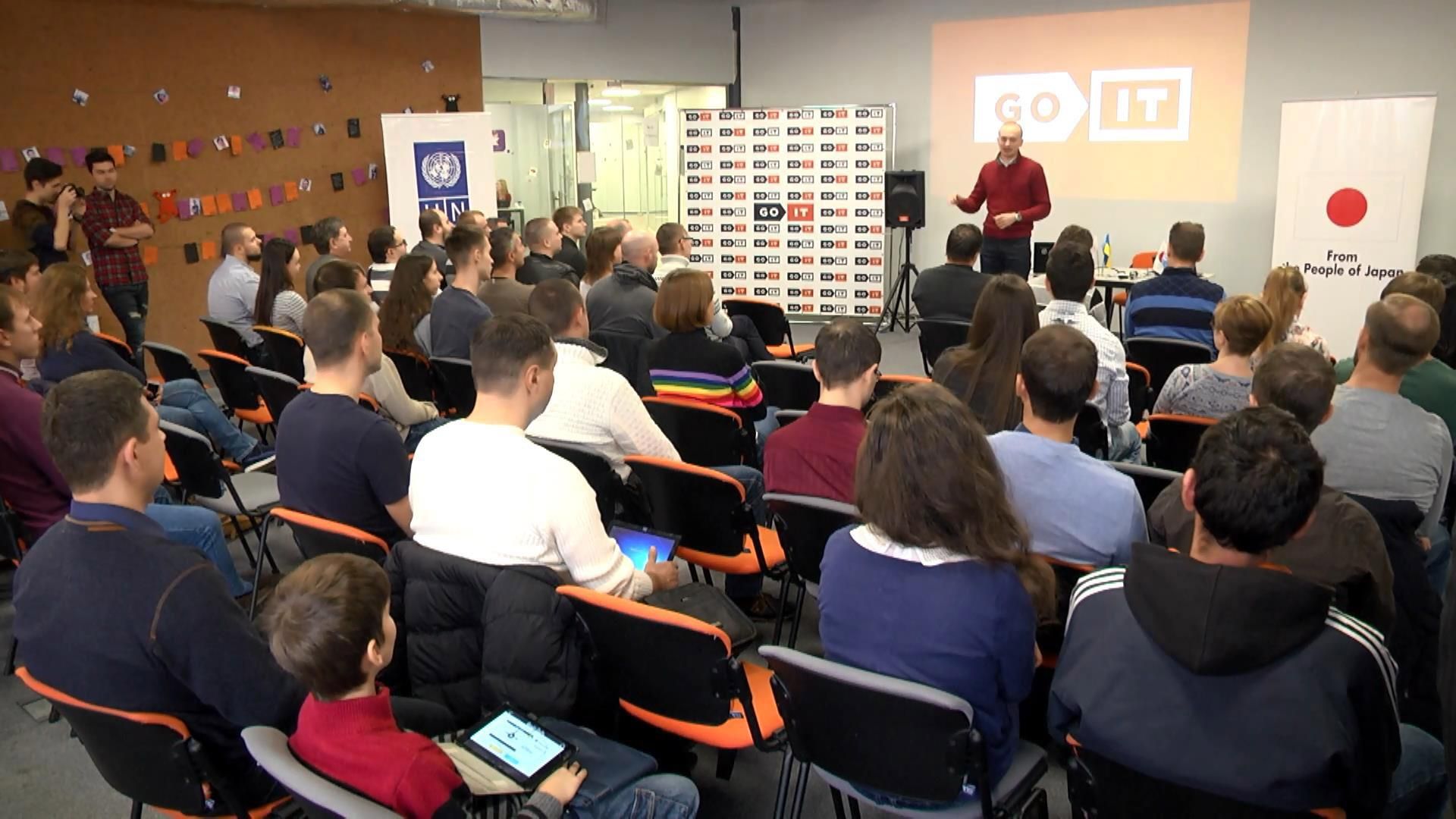 Для переселенцев устроили бесплатные IT-курсы Для переселенцев устроили бесплатные IT-курсы