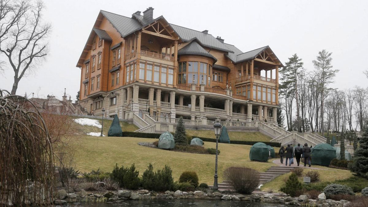 В Межигір'ї влаштували "Марафон втікачів" В Межигір'ї влаштували "Марафон втікачів"