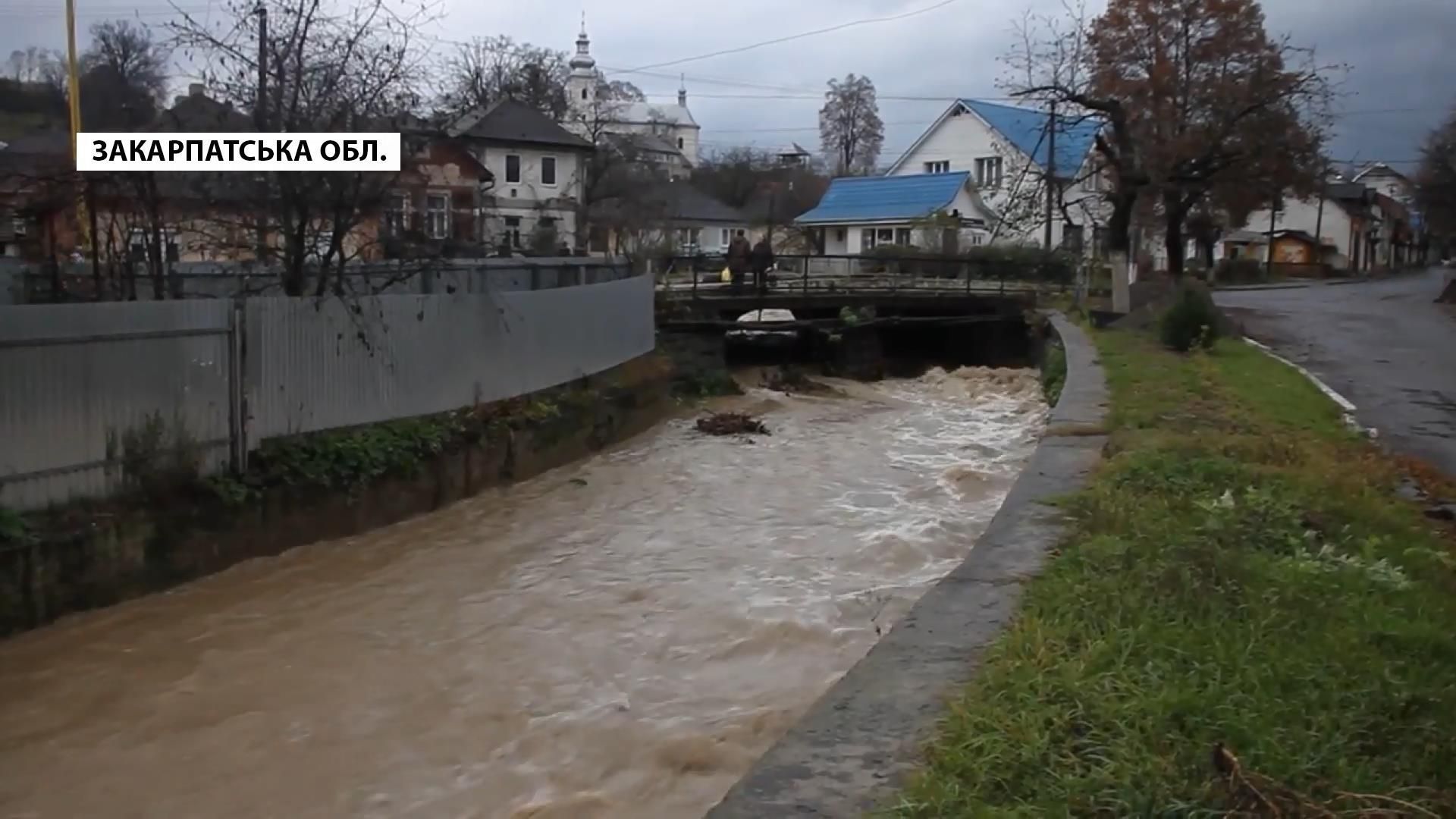 Через зливи на Закарпатті очікуються затоплення 