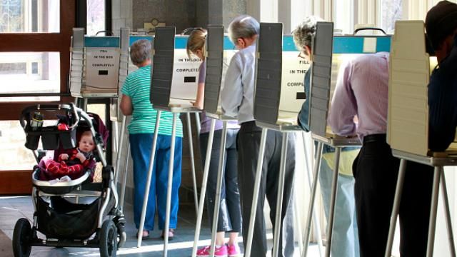 Рекордное количество американцев проголосовало досрочно Рекордное количество американцев проголосовало досрочно