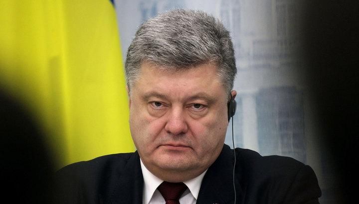 Порошенко різко відповів на відкриття пам’ятника Володимиру у Москві