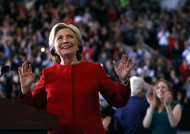 Клінтон лідирує в 5 штатах за підсумками дострокового голосування Клінтон лідирує в 5 штатах за підсумками дострокового голосування