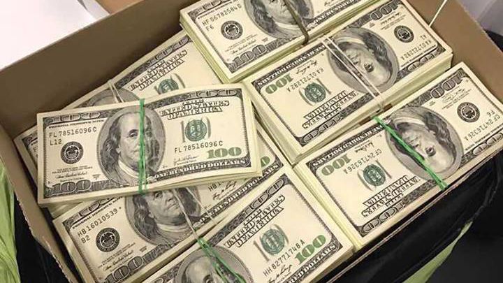 Онищенко намагався "вплинути" на Холодницького за допомогою 2 мільйонів доларів, – Луценко Онищенко намагався "вплинути" на Холодницького за допомогою 2 мільйонів доларів, – Луценко