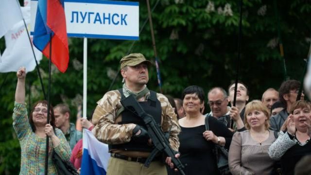 "ЛНР" массово засыпают украинскими листовками