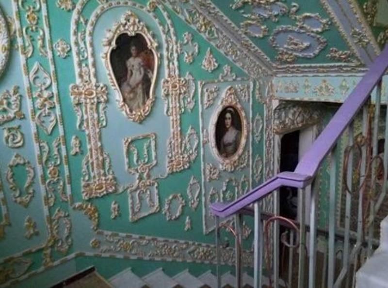 Пенсионер превратил в Версаль свой дом в Киеве