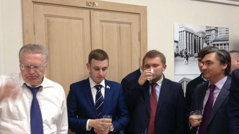 Жириновский устроил пьянку в Госдуме из-за победы Трампа