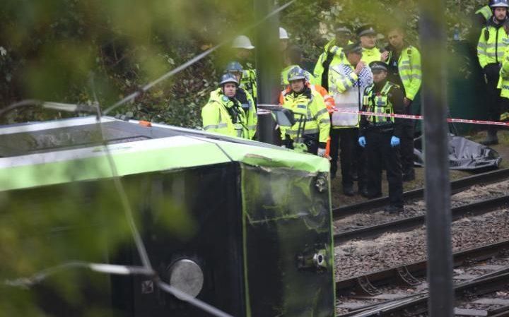 Пять человек погибли в трамвайной аварии в Лондоне