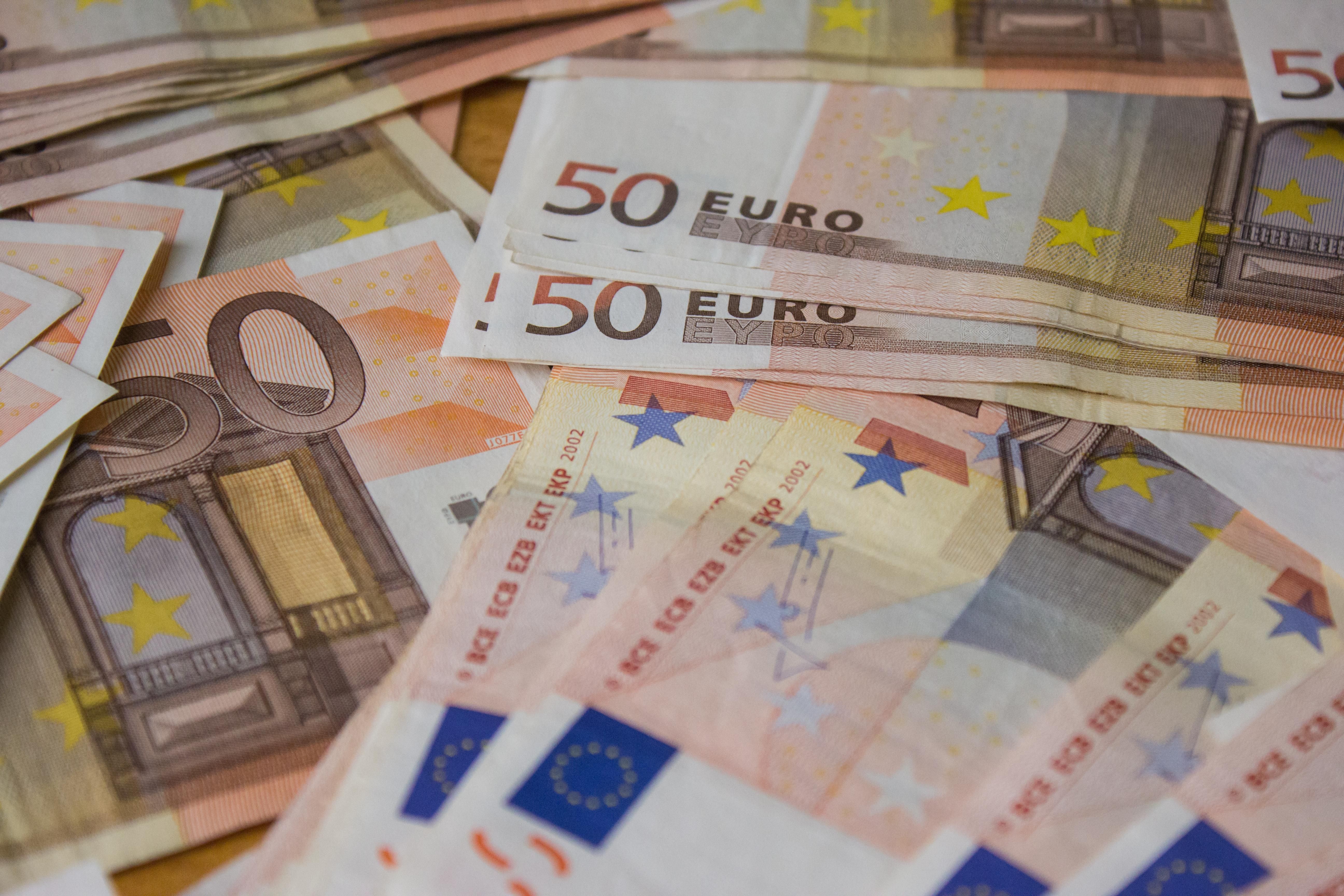 Курс валют на 10 ноября: евро существенно подешевел