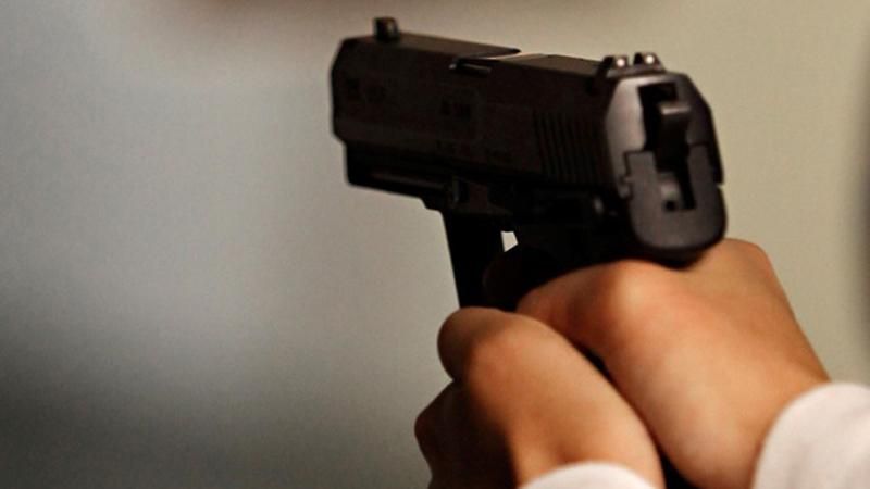 Невідомі обстріляли тролейбус у Дніпрі Невідомі обстріляли тролейбус у Дніпрі