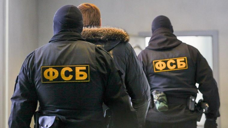 ФСБ затримала українців-"диверсантів" у Севастополі ФСБ затримала українців-"диверсантів" у Севастополі
