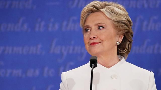 Стало известно, куда направилась Клинтон после поражения на президентских выборах Стало известно, куда направилась Клинтон после поражения на президентских выборах