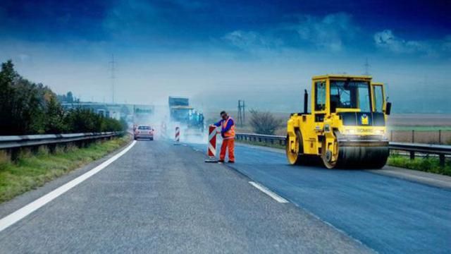 Дороги західної України ремонтуватимуть за кредит Польщі Дороги західної України ремонтуватимуть за кредит Польщі