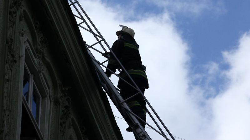 В школе Днепра вспыхнул пожар: один учитель погиб