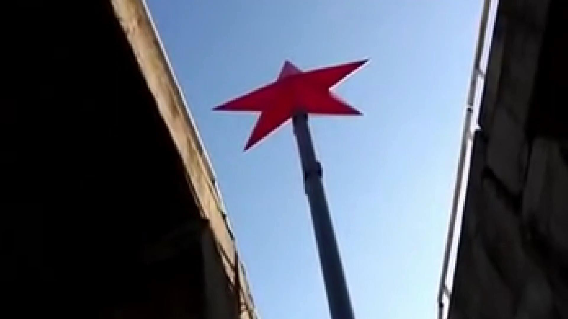 Невідомі підірвали пам’ятник терористів в окупованому Луганську Невідомі підірвали пам’ятник терористів в окупованому Луганську