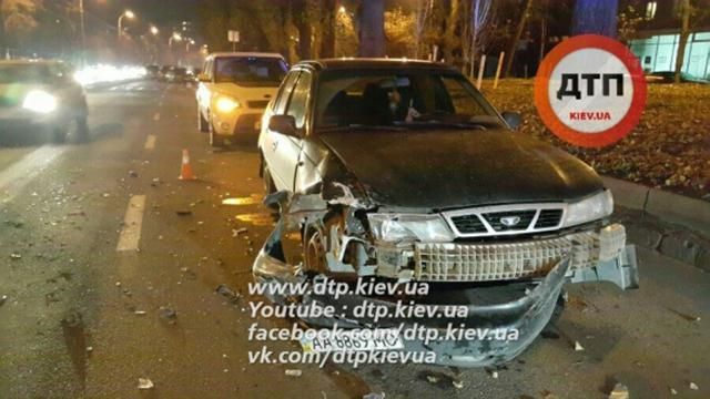 Серйозна аварія з погонею і стріляниною сталася в Києві