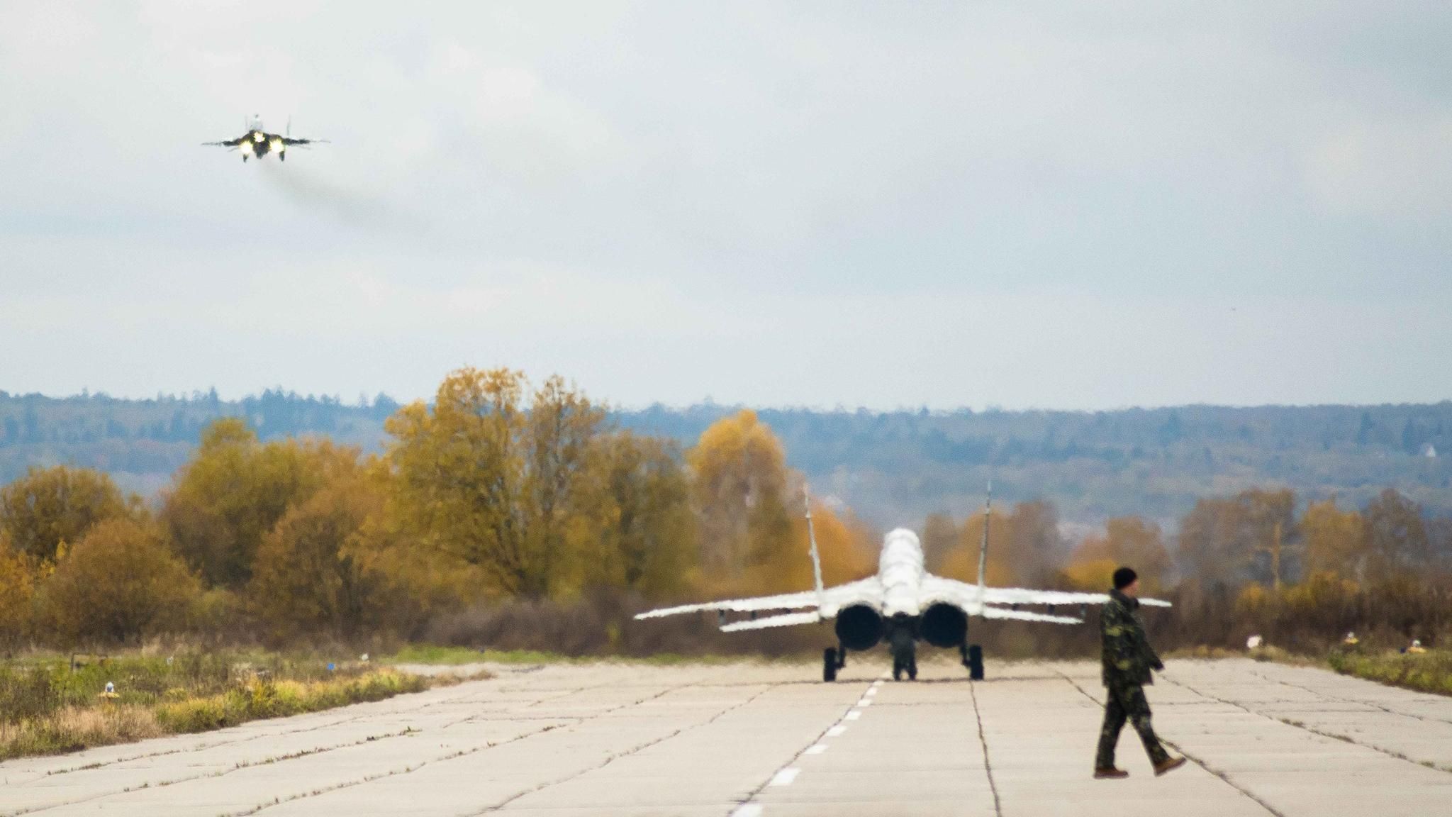 Как учатся украинские боевые асы: невероятные фото учений украинских пилотов