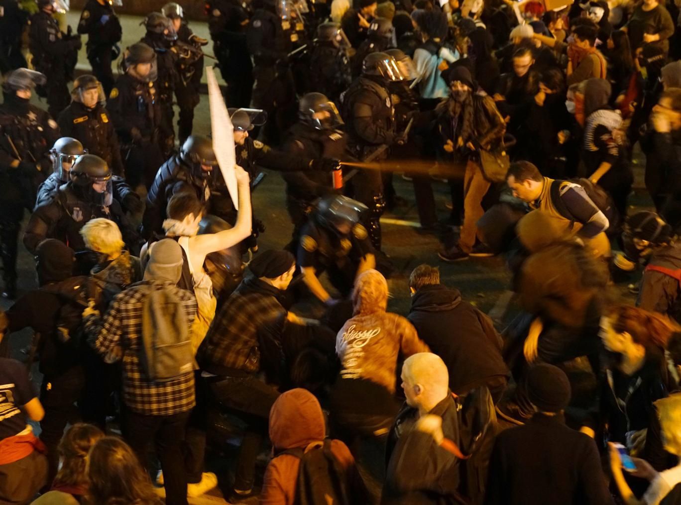 Кровавые протесты в США. В Портленде застрелили активиста Кровавые протесты в США. В Портленде застрелили активиста