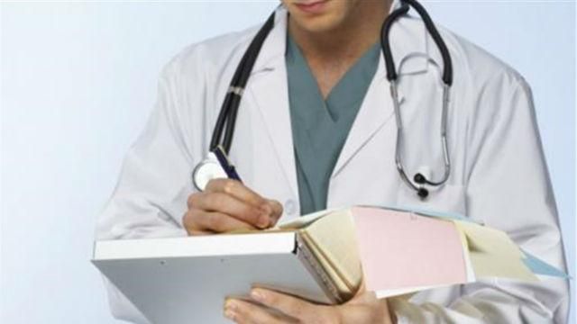 Білорусь заманює українських лікарів: обіцяють 350 доларів зарплати Білорусь заманює українських лікарів: обіцяють 350 доларів зарплати