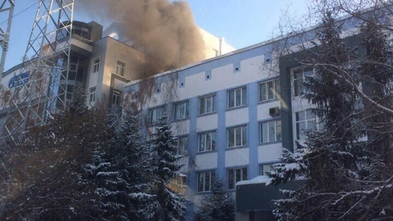 Офис "Газпромнефть" горит в России