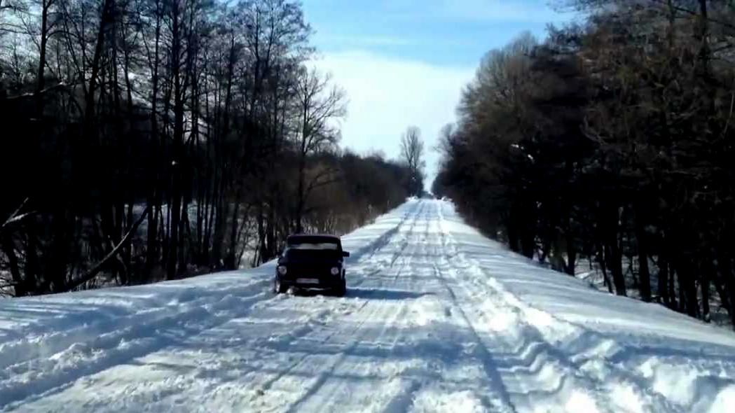 Через негоду у кількох регіонах країни серйозні проблеми з рухом на дорогах