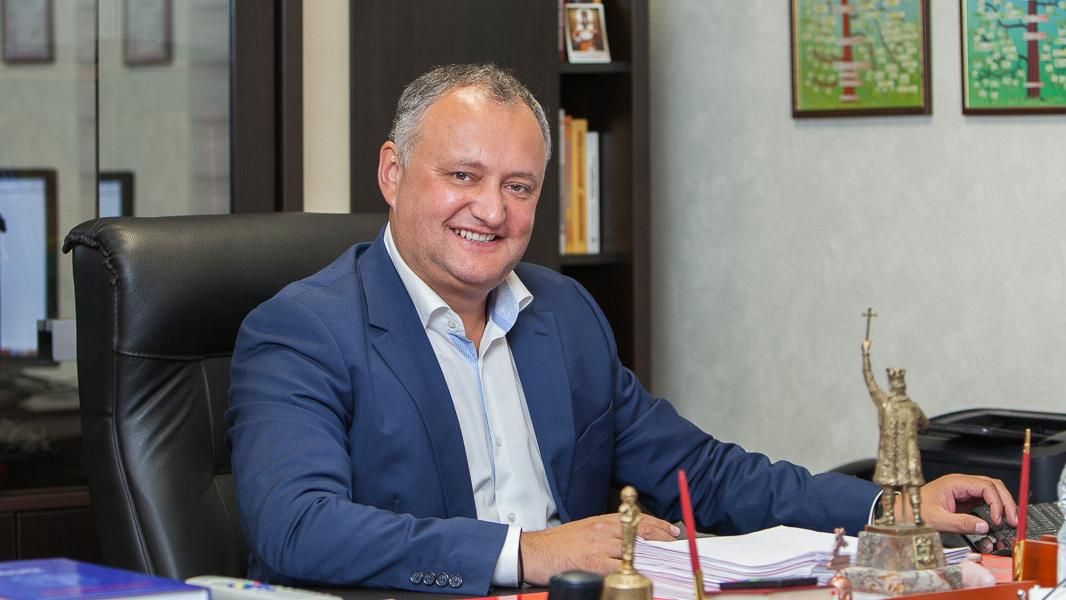 На президентских выборах в Молдове лидирует пророссийский Додон