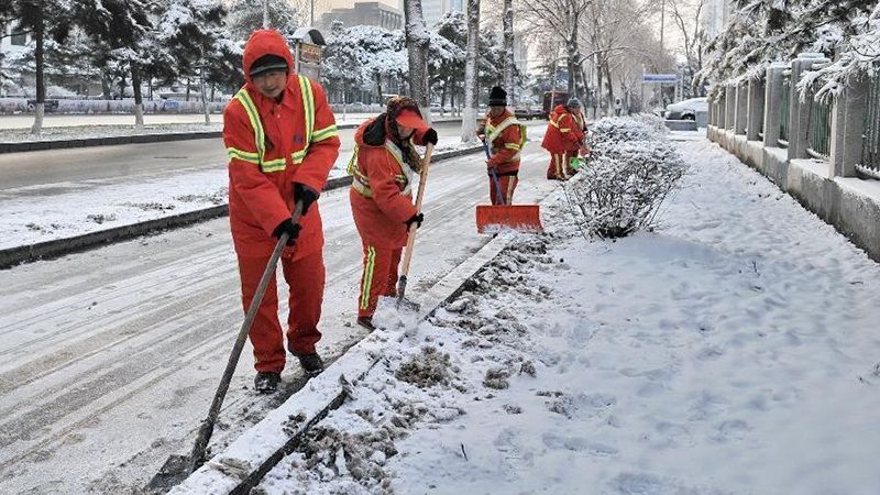 В Китае более 500 человек оказались под завалами снега