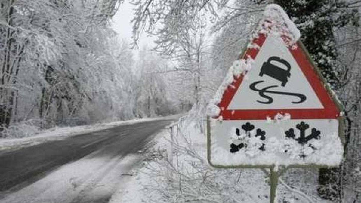 Автобус з чиновниками розбився на Тернопільщині
Автобус з чиновниками розбився на Тернопільщині