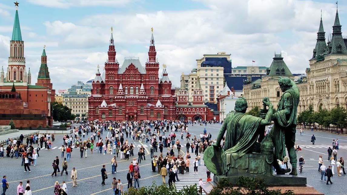 Украинец исполнил гимн на Красной площади в Москве